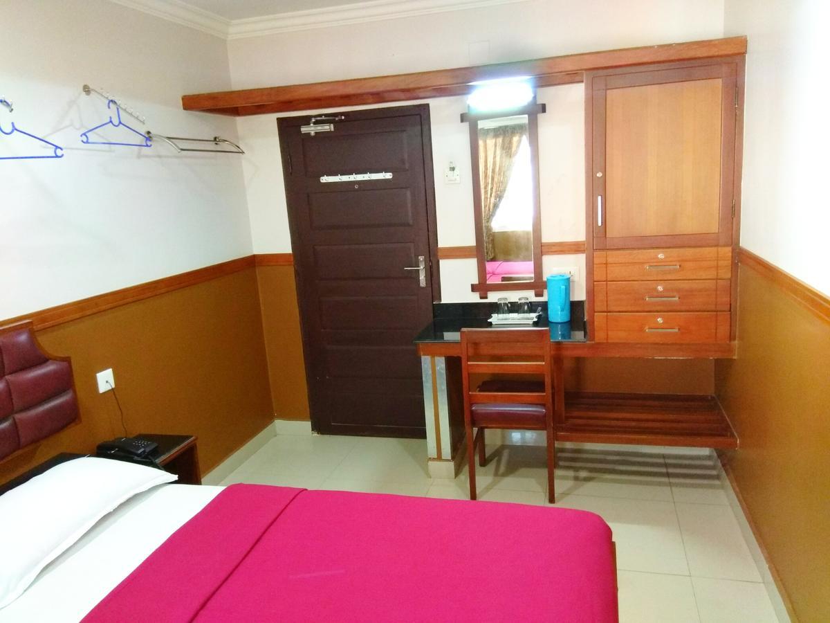 Hotel Maple Regency Kochi Eksteriør billede