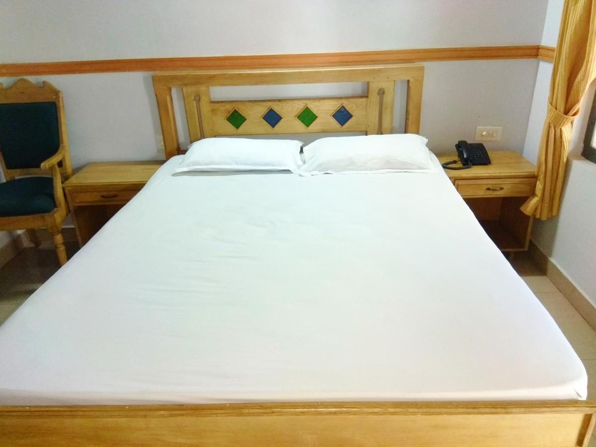 Hotel Maple Regency Kochi Eksteriør billede