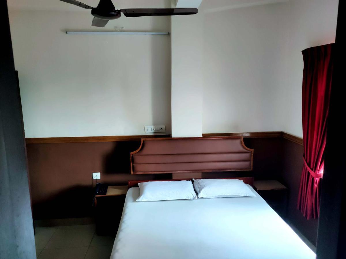Hotel Maple Regency Kochi Eksteriør billede
