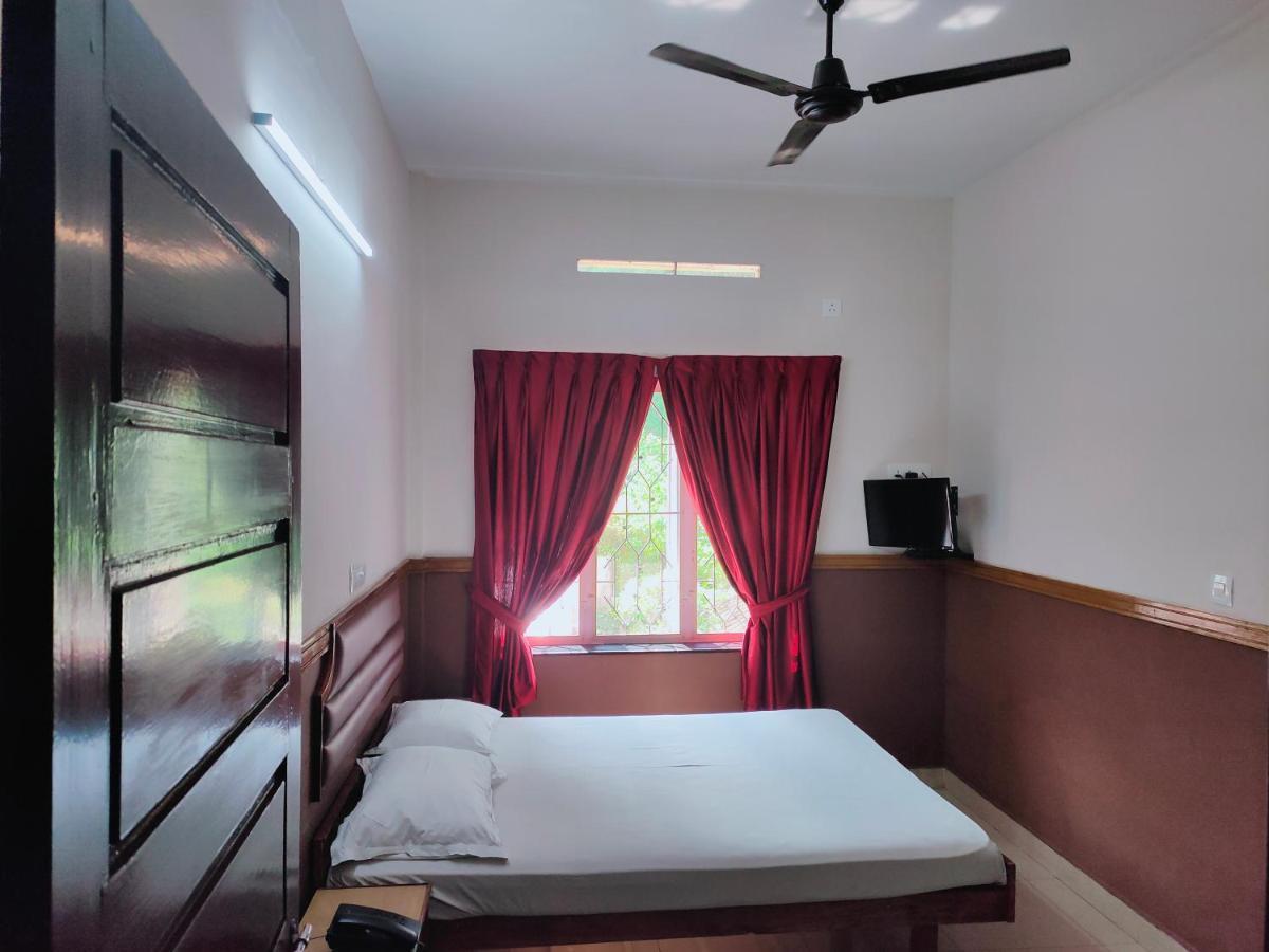 Hotel Maple Regency Kochi Eksteriør billede