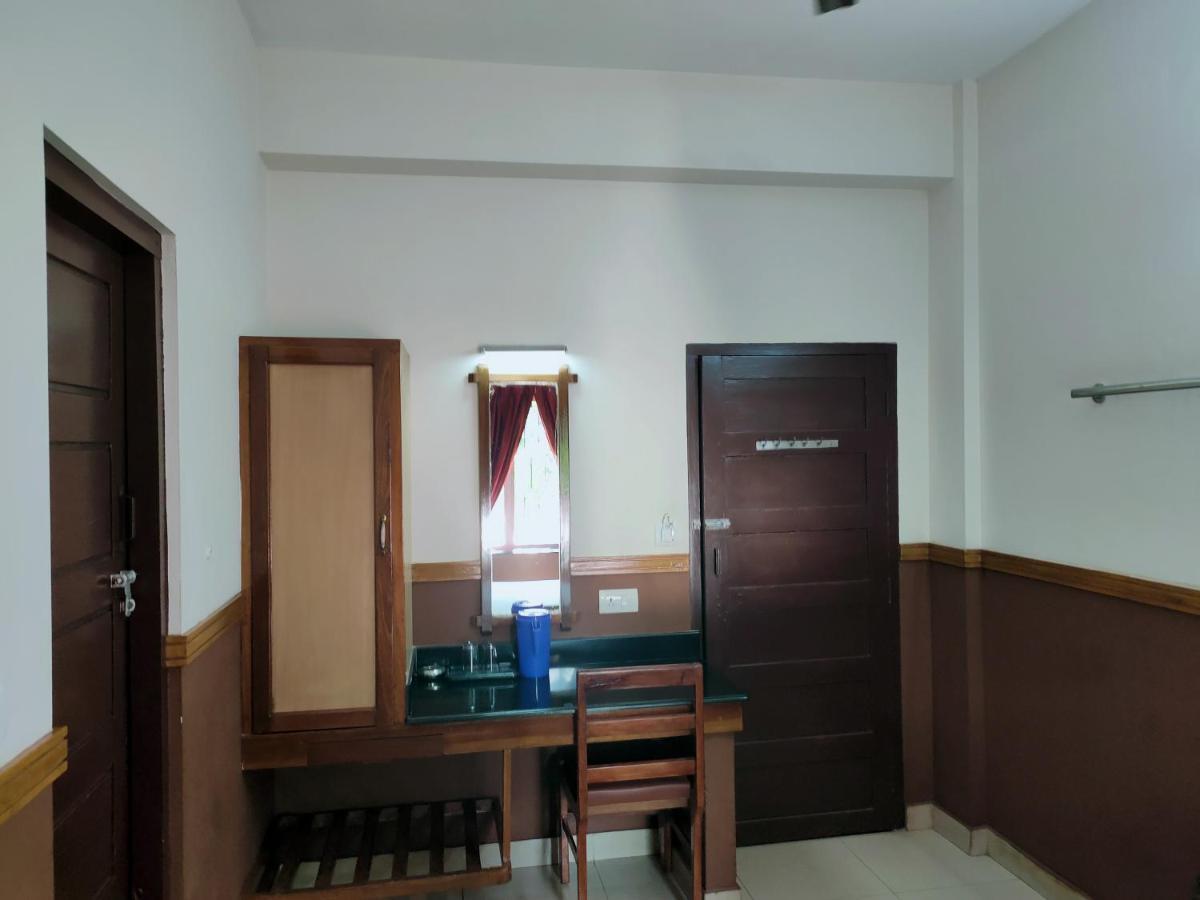 Hotel Maple Regency Kochi Eksteriør billede